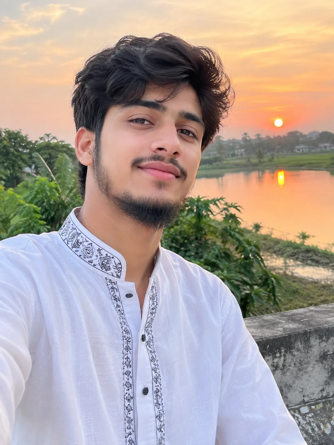 Golden Sunset Selfie 🌅✨ | Peaceful Nature Vibes
