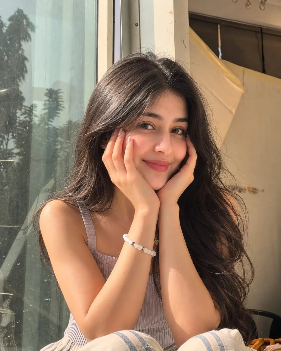 Warm light and happy vibes 🌸🌤️