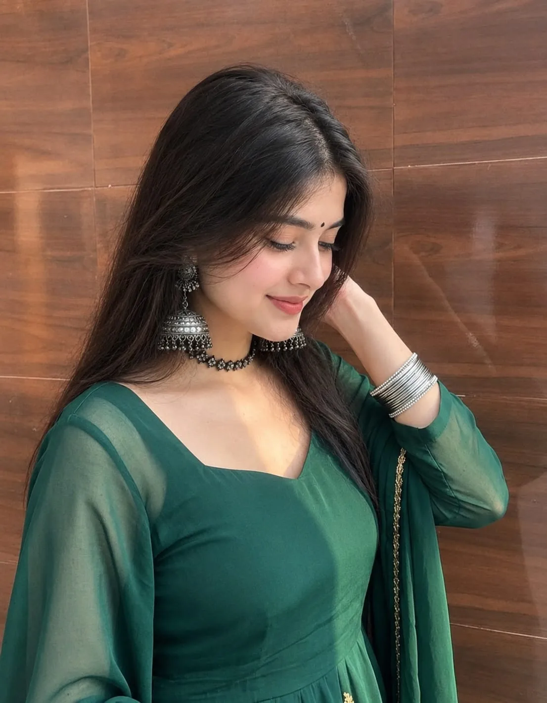 Emerald Elegance & Silver Jhumkas 💚🪔✨