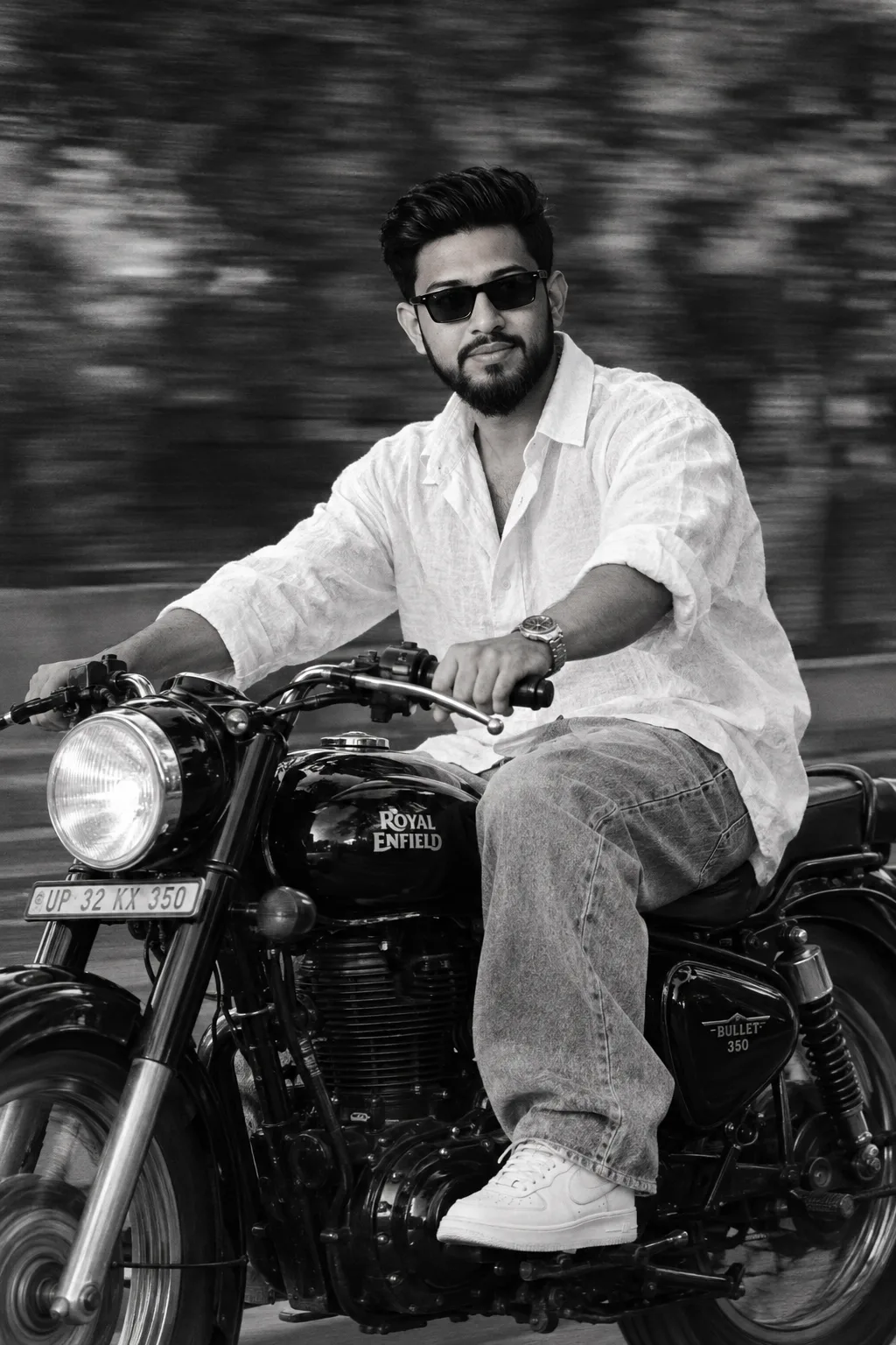 RIDES BLACK ROYAL ENFIELD BULLET 350