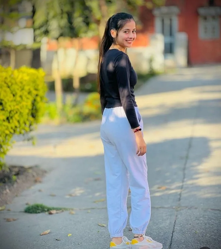 Casual Streetwear Over-the-Shoulder Outdoor Portrait
