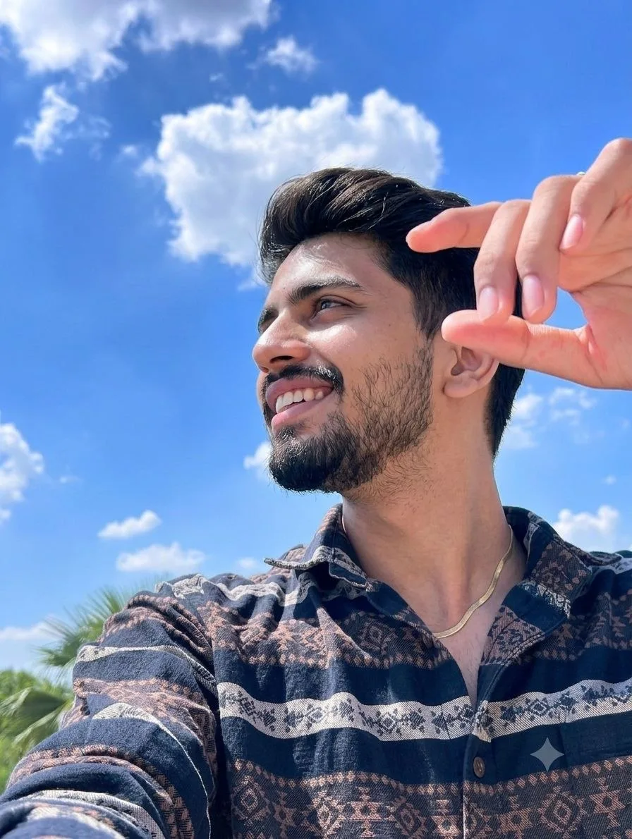 iPhone Sky Selfie Prompt