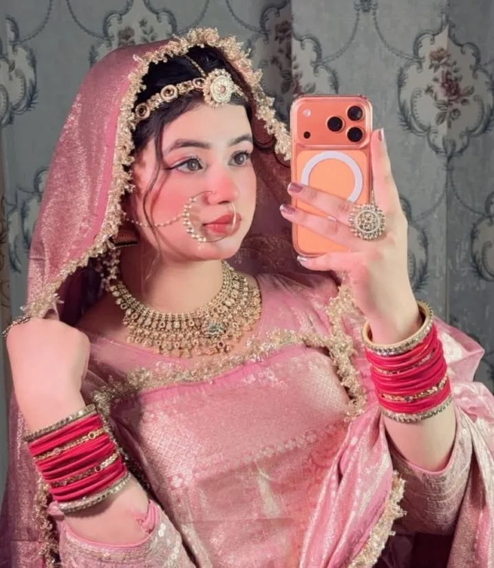 Blush Pink Bridal Mirror Selfie 🌸✨