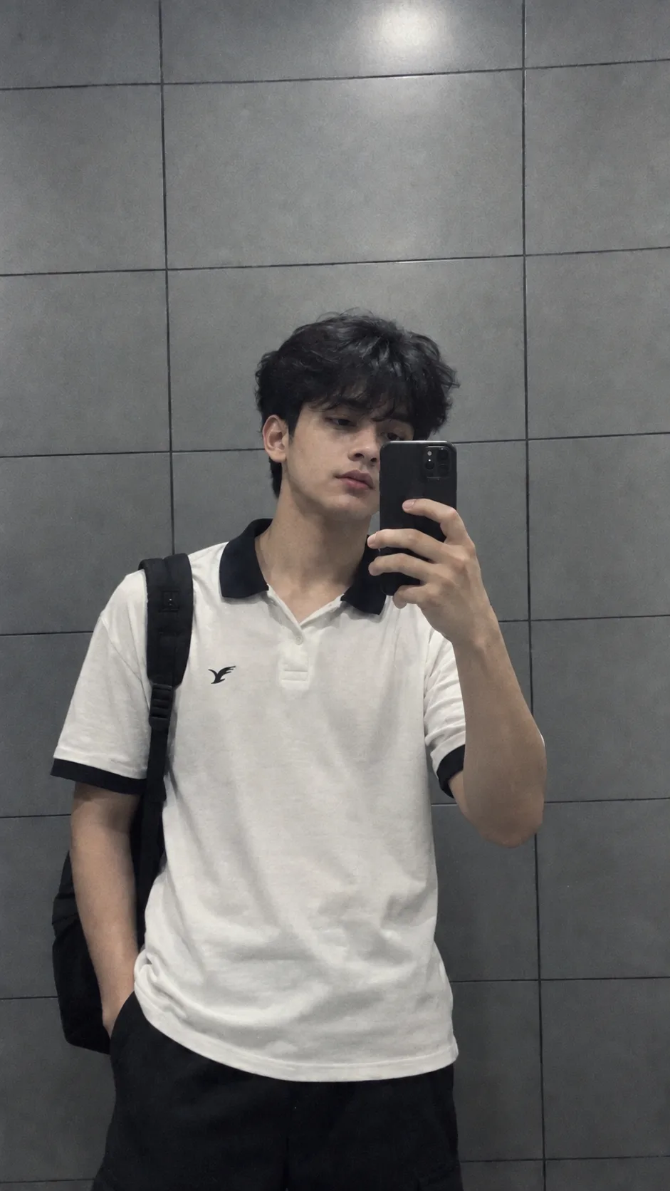 Casual social media selfie prompt