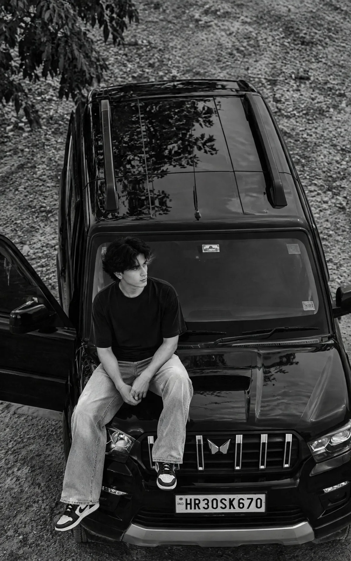 BOYS TRENDING BLACK MOODY