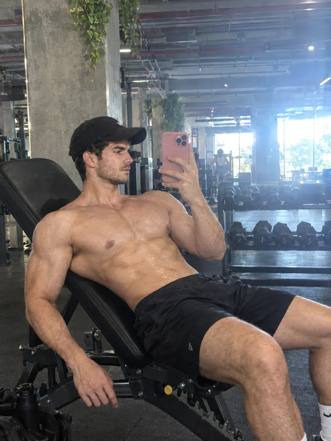Gym bench selfie 🤳🏻🤳🏻