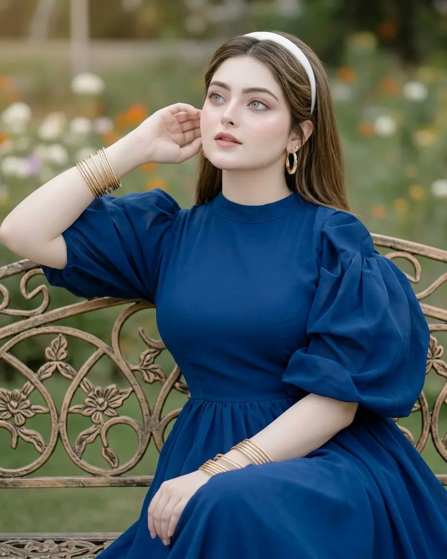 Royal Sapphire Portrait in Filigree