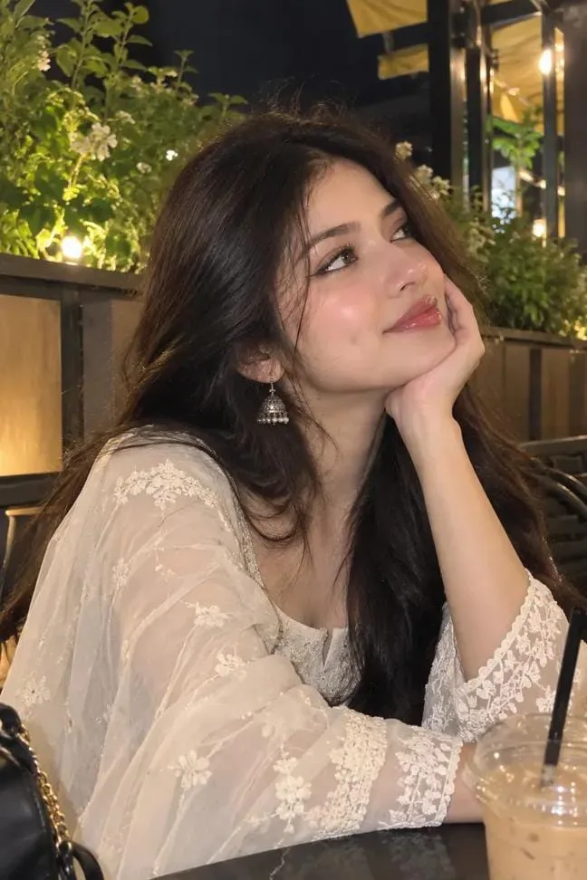 Dreamy Café Evening Portrait