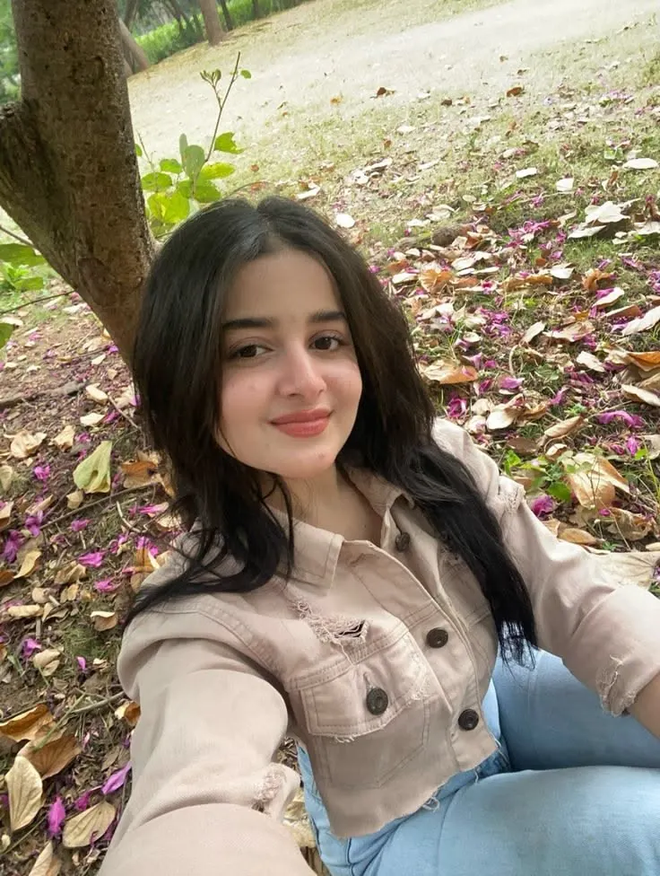 Candid Park Selfie Aesthetic